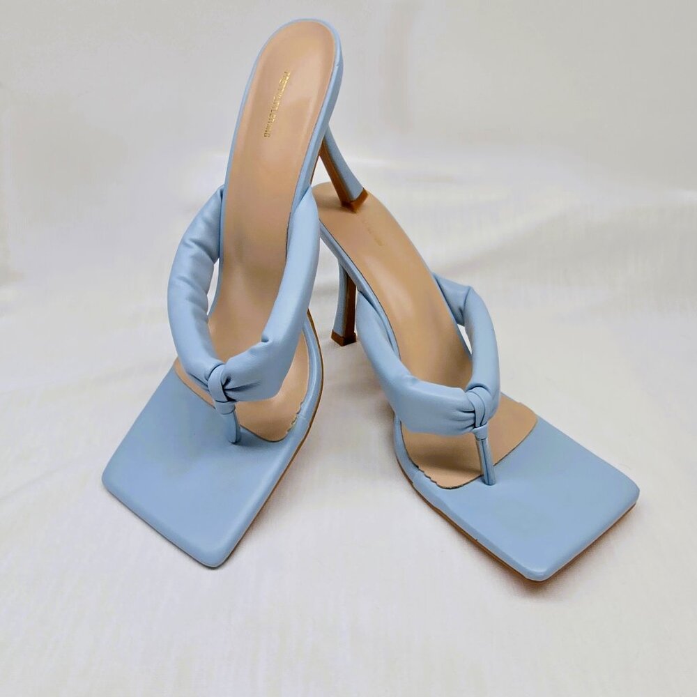 PrettyLittleThing Women's Blue Square Toe Thong Mid Heel Sandals US 8 – New